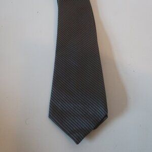 Mens Yves Saint Laurent Paris Gray Asymmetric Line Print Design Silk Tie *